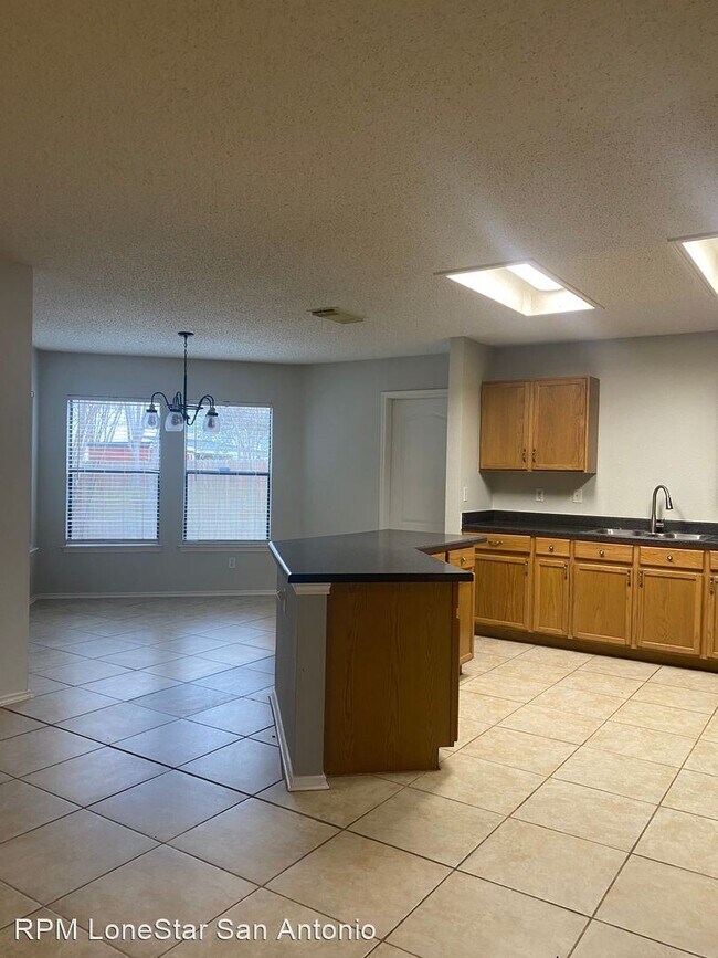 Building Photo - 4 br, 2.5 bath House - 447 Irongate Ridge