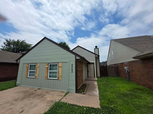 Foto del edificio - HF:2307 N Lincoln Ave
