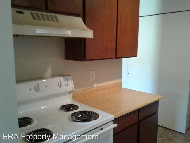 Building Photo - 2 br, 1 bath Apartment - 506 E 1935 N 4