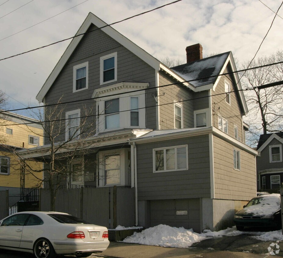 Building Photo - 34-42 Sagamore St