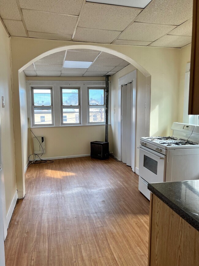 Building Photo - 312 Harrison Ave