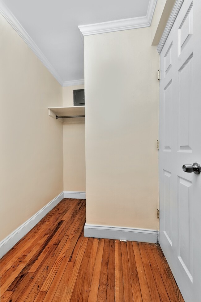 Building Photo - BRIGHT STUDIO