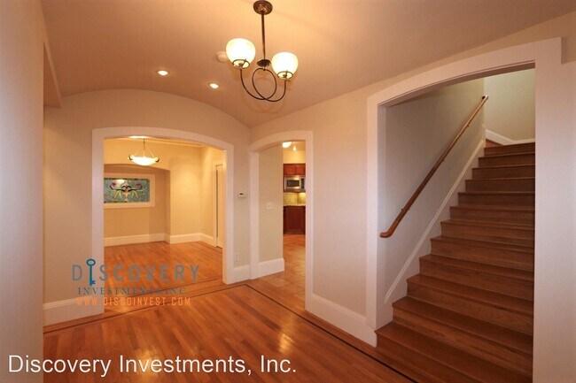 Foto del edificio - 3 br, 3 bath House - 330 Ramona Ave.