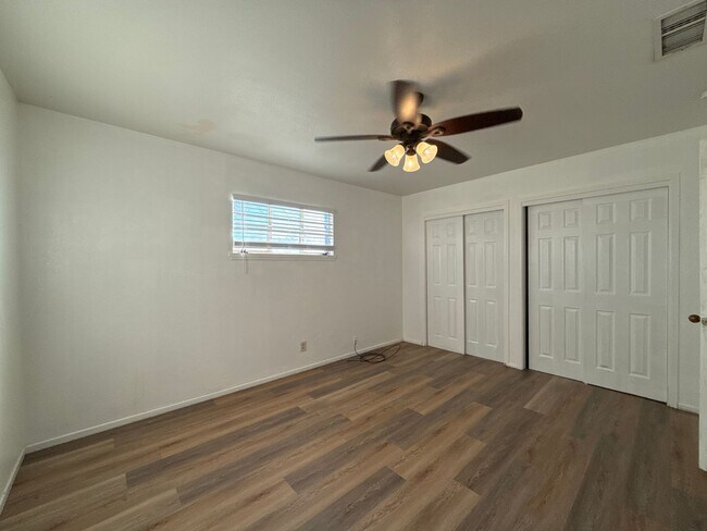 Building Photo - Pet Friendly, updated 4 Bedroom, 2 Bath, N...