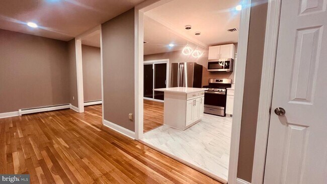 Foto del edificio - 14303 Chesterfield Dr