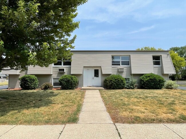 Building Photo - 1066 S Cross St
