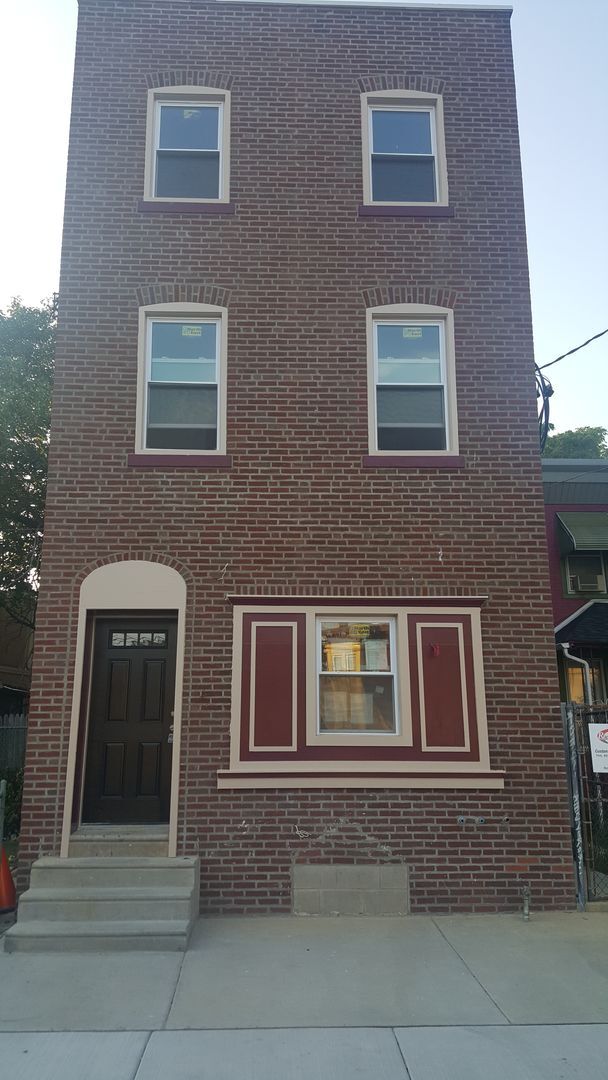 Building Photo - 5037 Florence Ave