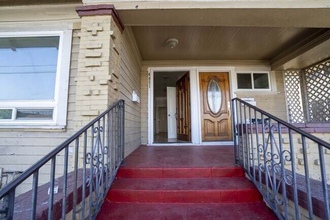 Building Photo - 4051 Normandie Ave