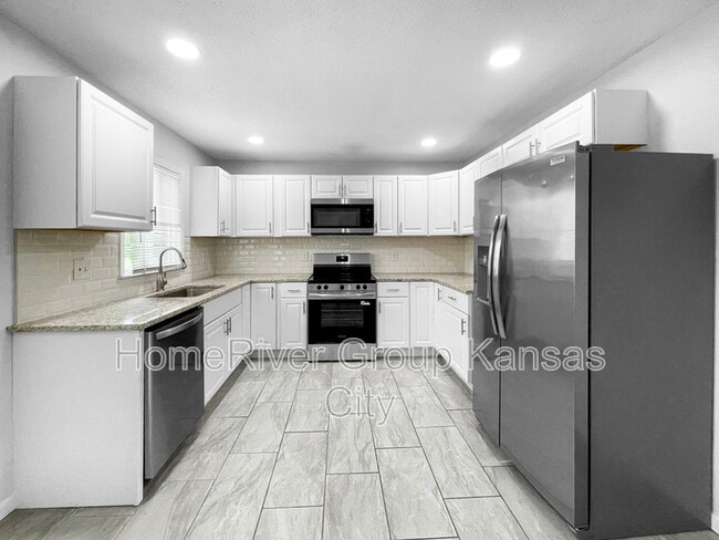 Building Photo - 9319 Raytown Rd
