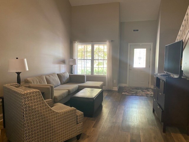 Foto del edificio - 1202 Griffin Lake Ave