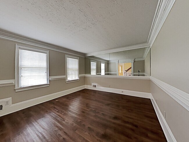 Building Photo - 1261 William Robert Dr SW