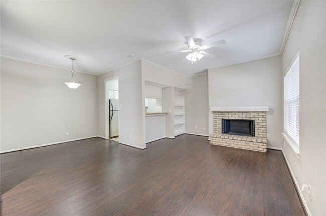Building Photo - 726 Bering Dr