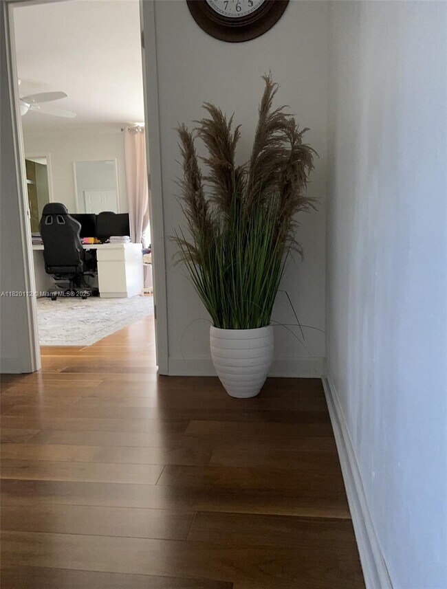 Foto del edificio - 2204 NE 7th St