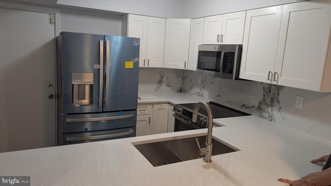 Building Photo - 3801 Ernst Dr