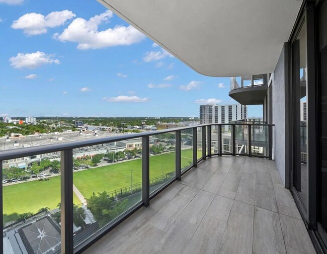 Foto del edificio - 121 NE 34th St