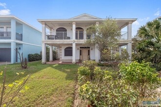 Building Photo - 813 N Shore Dr