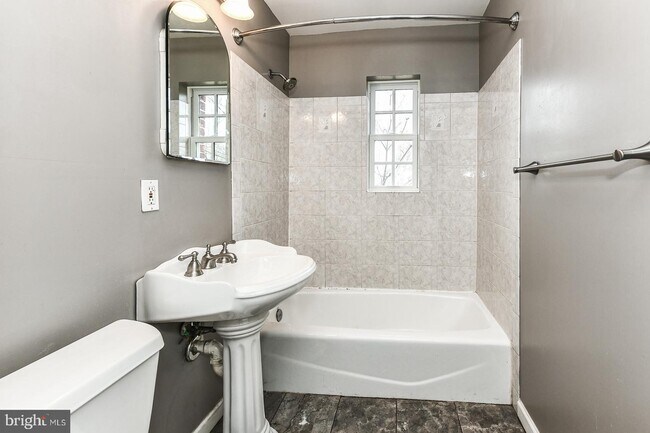 Foto del edificio - 1700 W Abingdon Dr