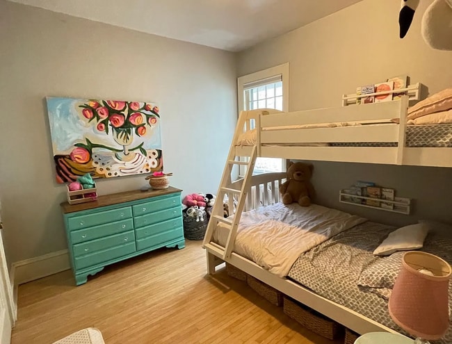 Building Photo - 822 W 42nd St