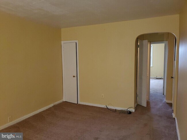 Building Photo - 803 Derwyn Rd
