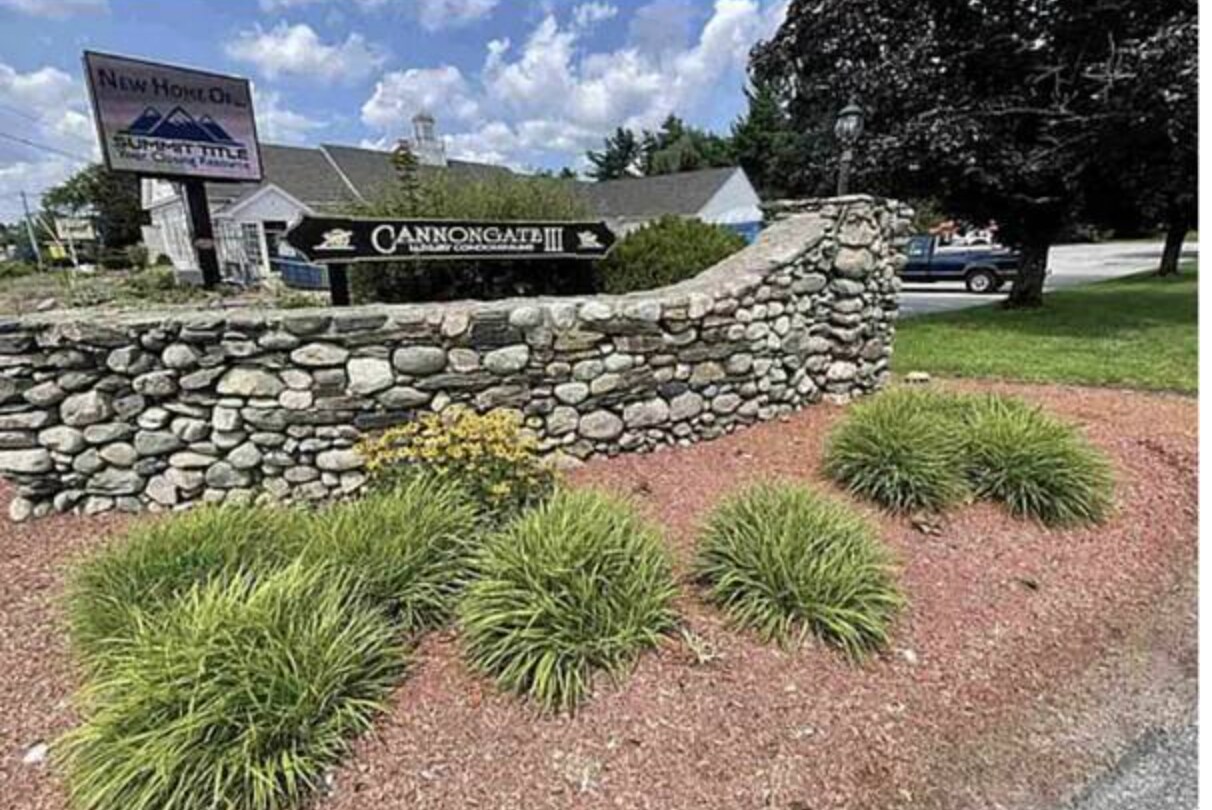 Main entrance to gated community - 187 Cannongate III
