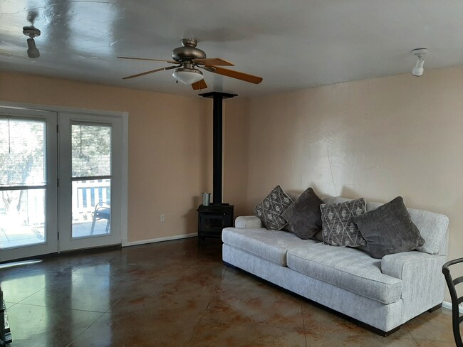 Building Photo - 109 Nob Hill Dr