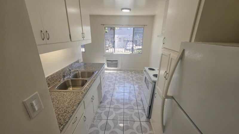 Foto principal - 947 Magnolia Ave