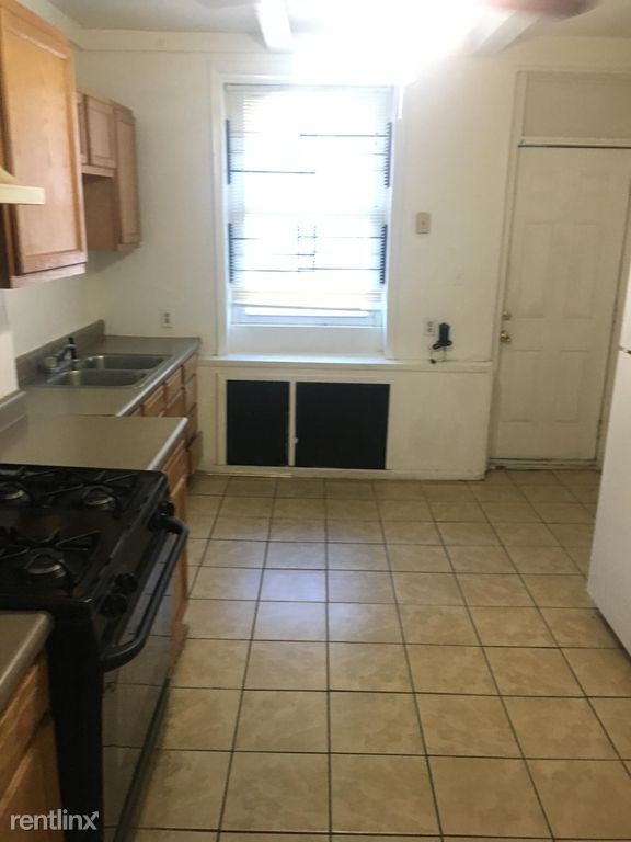 Foto del edificio - 3 br, 1 bath House - 516 N Decker Ave