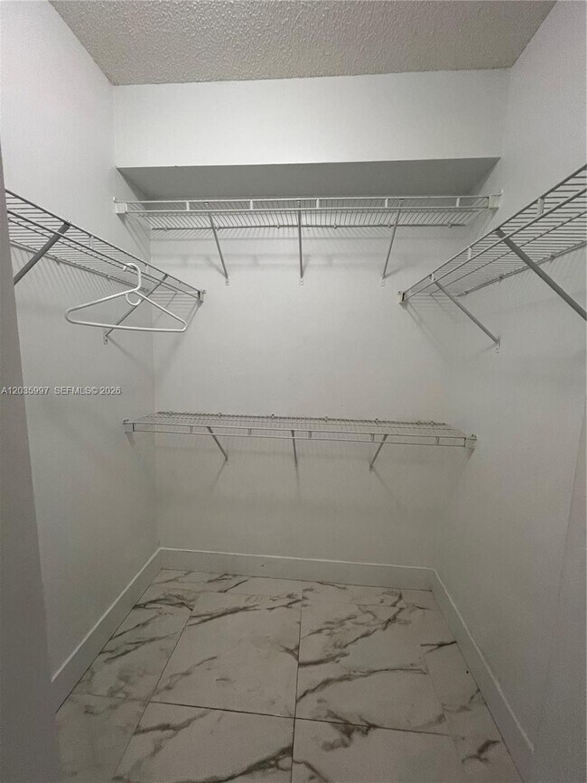 Foto del edificio - 5085 NW 7th St