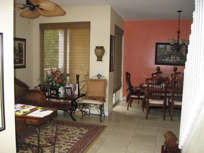Building Photo - 1118 Shoma Dr