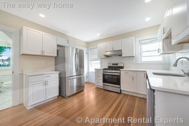Building Photo - 31 Champney St