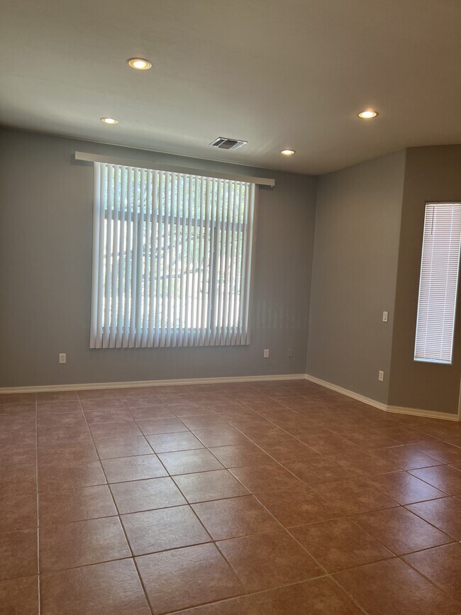 Foto del edificio - 10335 N Tall Cotton Dr