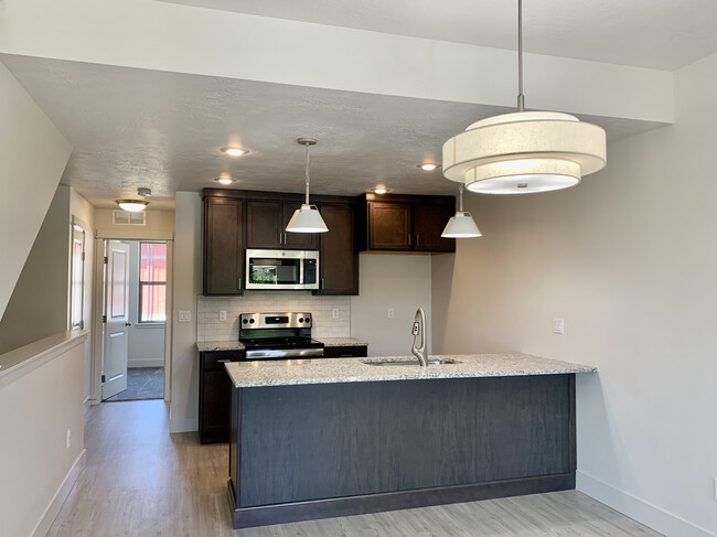 Foto del edificio - 212 Broken Pine Ln