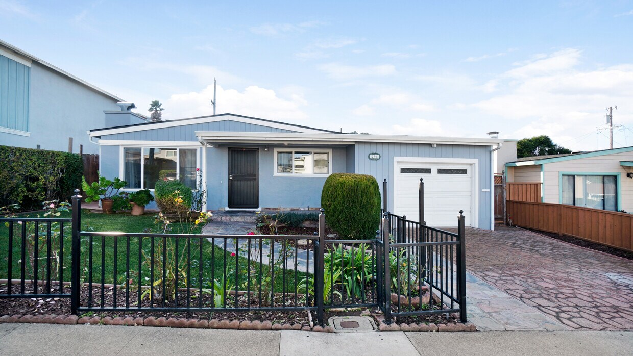 Primary Photo - 230 Wicklow Dr