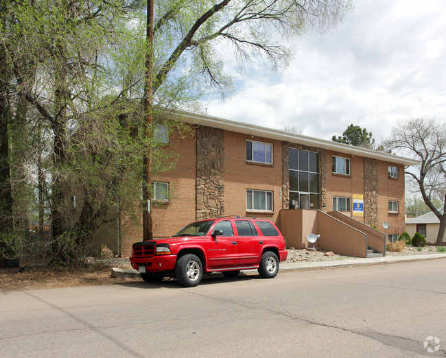 Building Photo - Ivywild Flats