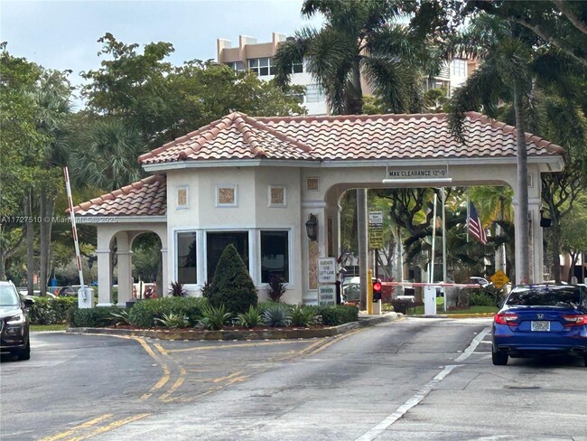 Foto del edificio - 1000 St Charles Pl