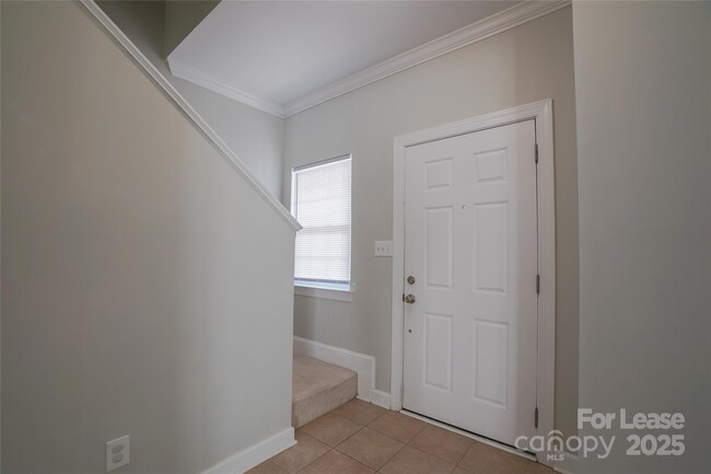 Building Photo - 15418 Jade St