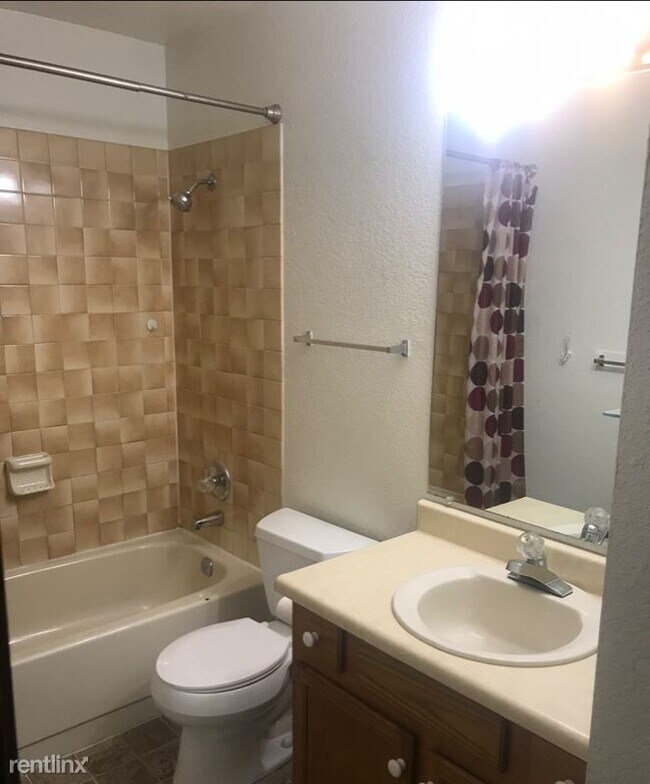 Building Photo - 3 br, 2 bath Townhome - 18743 N Lowrie Loop
