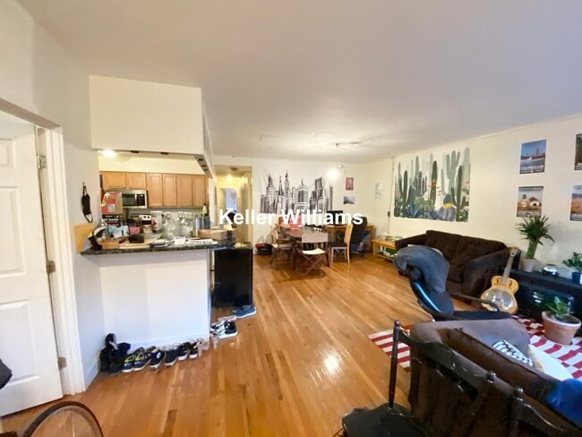 Building Photo - 3 Douglas St