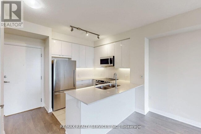 Building Photo - 50-650 Thomas Riley Rd