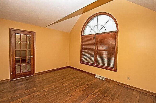 Building Photo - 607 Golden Ridge Ct