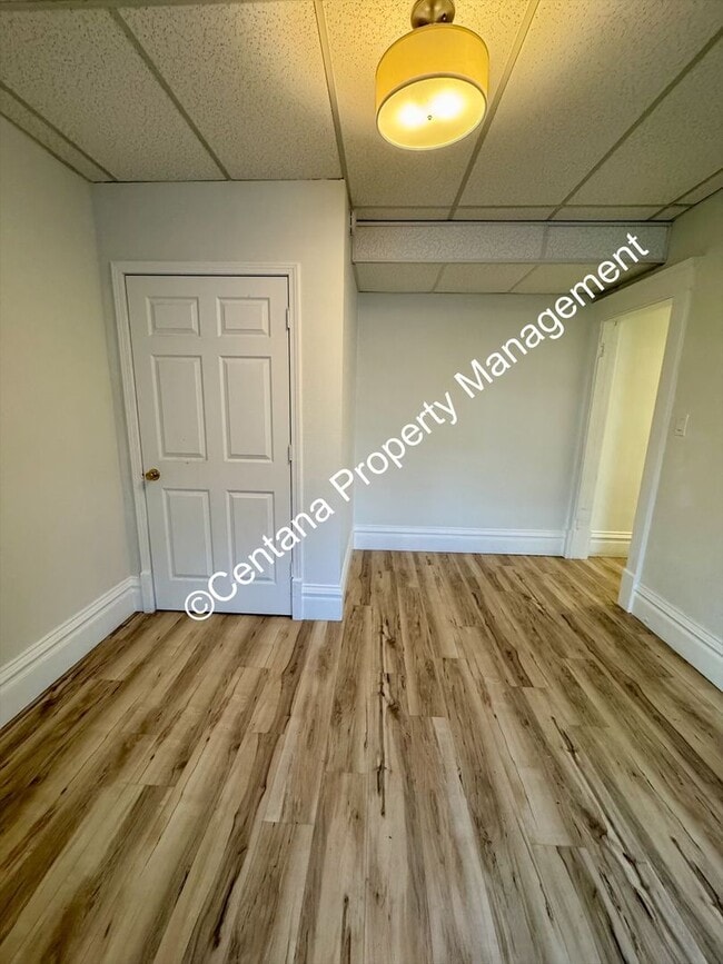 Building Photo - 722 S Montana St