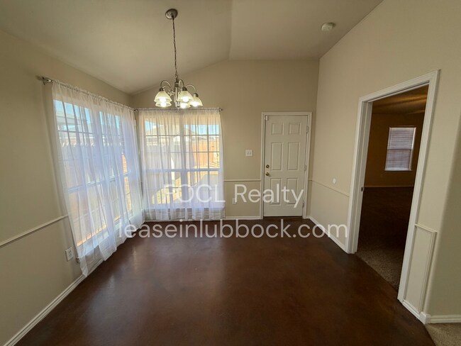 Foto del edificio - Bright and Welcoming 3/2/2