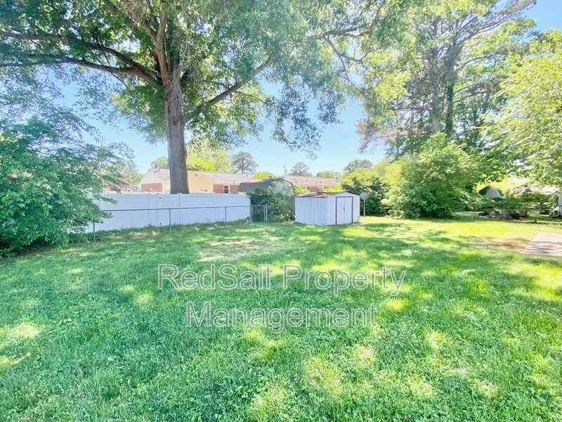 Foto del edificio - 10 Westlawn Dr