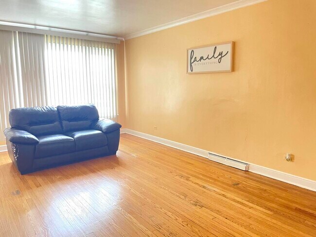 Foto del edificio - 3938 W 84th St