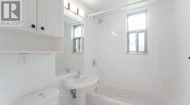 Photo du bâtiment - 869 Avenue Rd