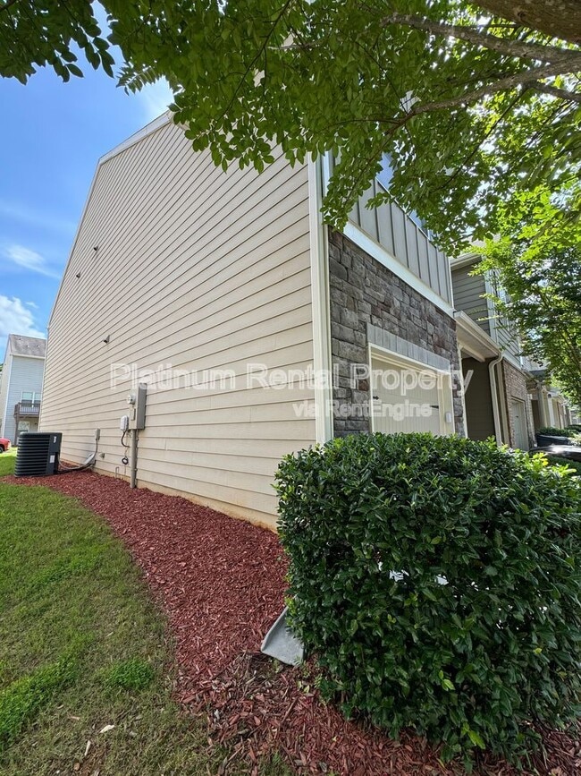 Building Photo - 3343 Blue Springs Walk