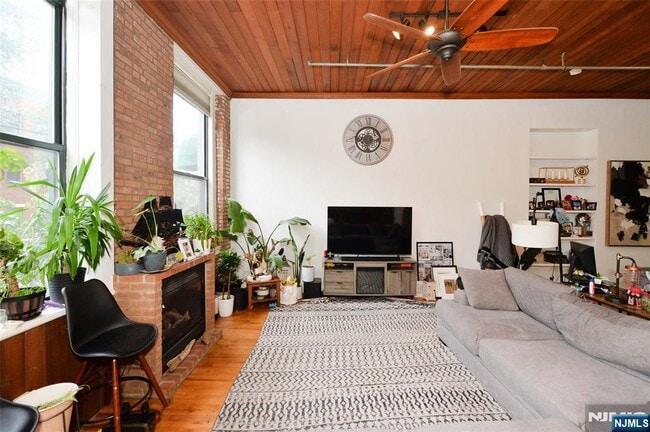 Building Photo - 126 Webster Ave