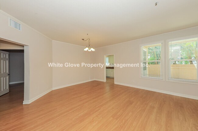 Foto del edificio - Wonderful 3 bedroom Northwood Condo