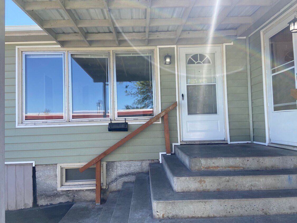 704 W 14th St, The Dalles, OR 97058 House Rental in The Dalles, OR