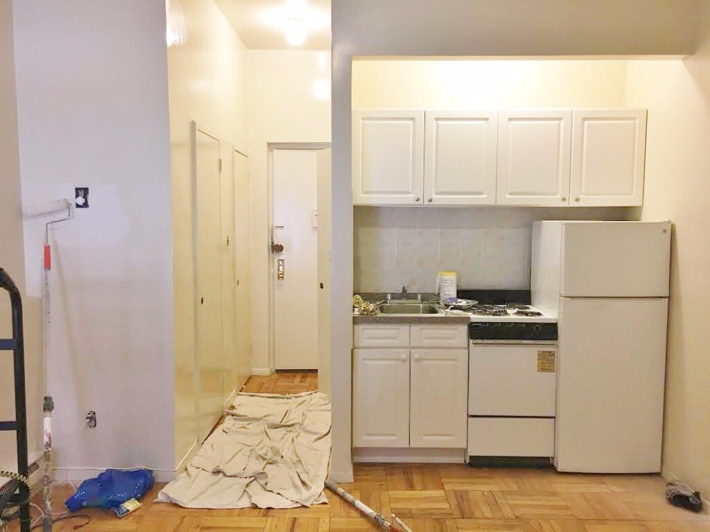 Primary Photo - 243 E 81st St
